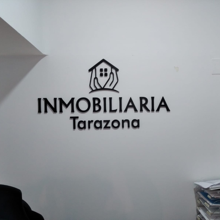 Letras PVC "INMOBILIARIA Tarazona"